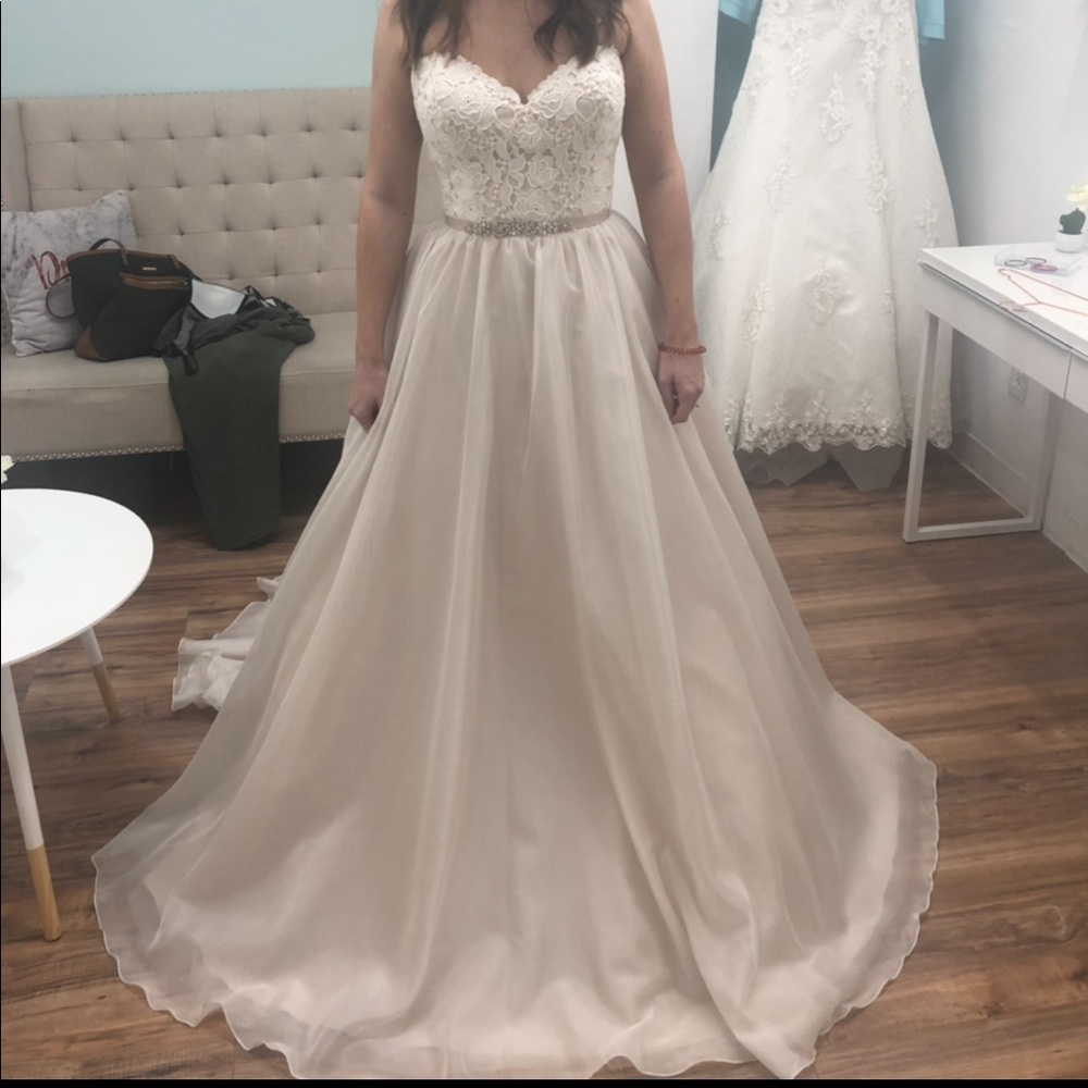 Essence of Australia wedding dress size14 ballgown